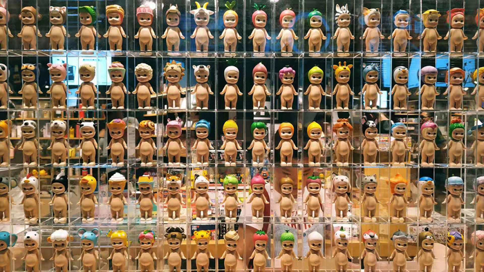 北京一家店里的盲盒陈列。郑丹 摄