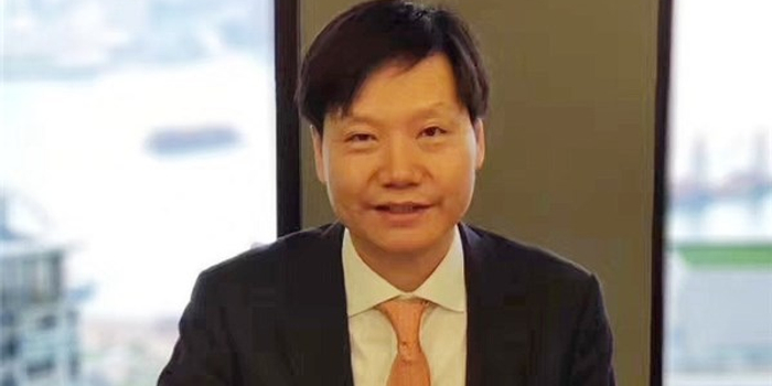 雷军林斌签招股书,小米成港交所首家同股不同