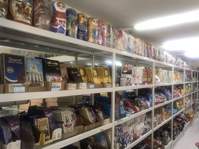  俄罗斯进口商品小店已经十分普遍。跨境电商政策进一步开放。