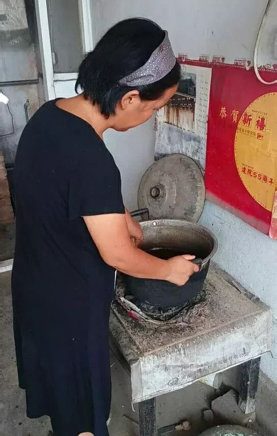 王心仪的妈妈&nbsp;图自公众号“河青家长会”