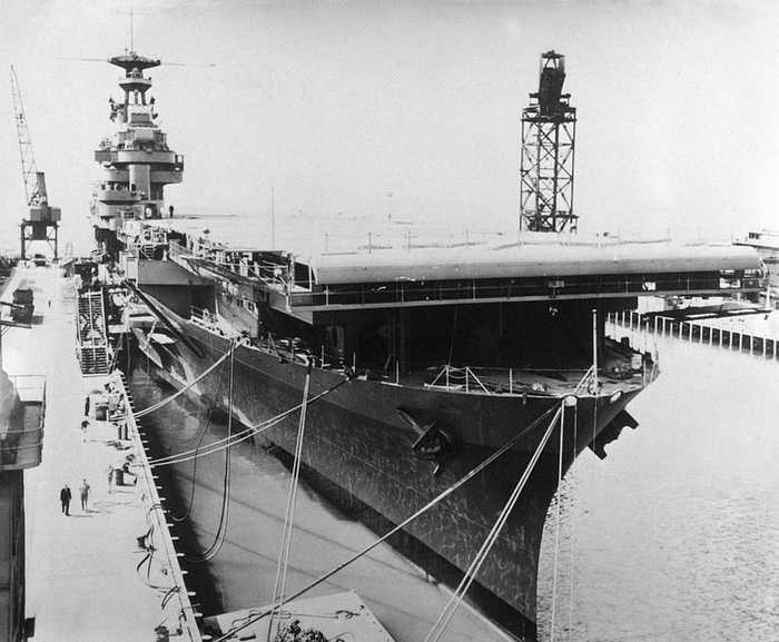  “大黄蜂”号航母 图丨《大众机械》