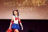 日本环球小姐COS《美少女战士》水冰月 裙子实在太短了