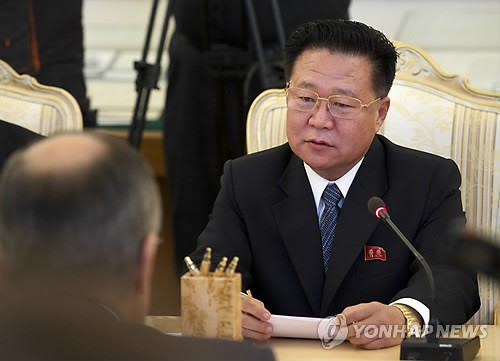 崔龙海（韩联社）