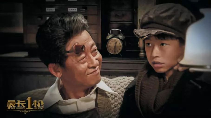 ▲《最长一枪》中与儿子合作。