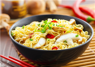 “舌尖消费”多元化“肆意”生长：方便面与鲍鱼“比翼双飞”