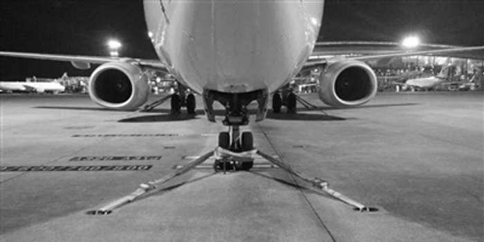 山竹过境,大树都刮倒了 飞机为什么没有被吹