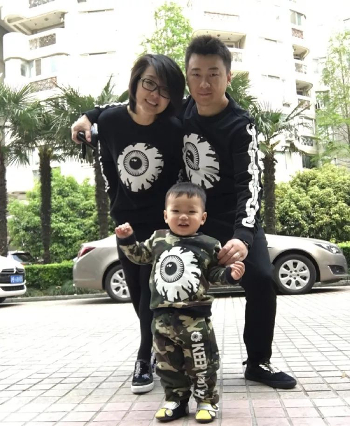还记得《爱情公寓》里的lisa榕吗?她现在长这样啦!