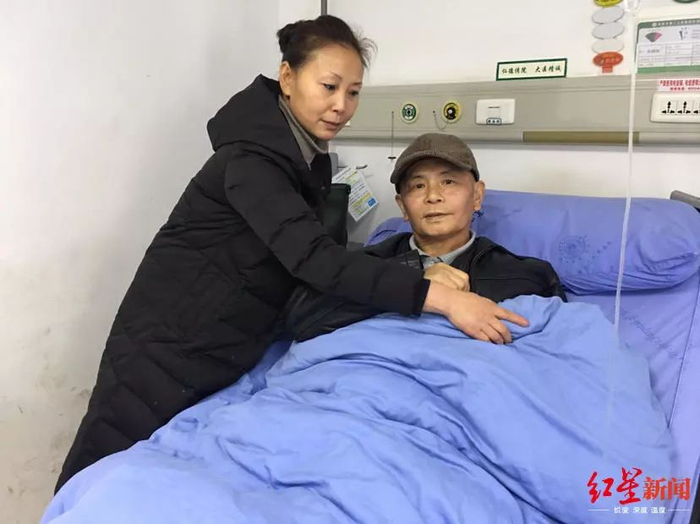  △张晓清在医院接受治疗。罗敏摄