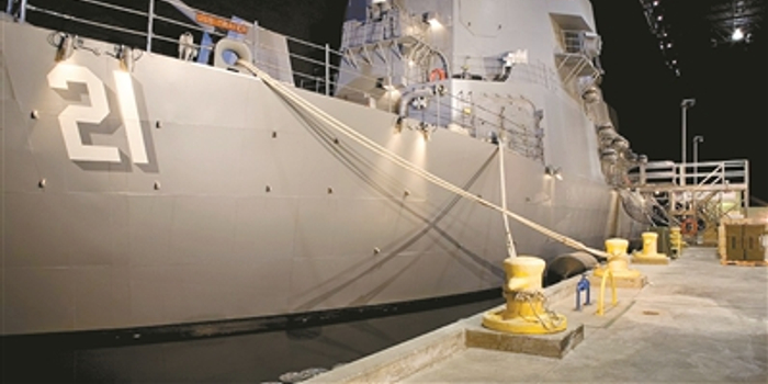 美这艘战舰服役12年从未出港 被各种导弹炸