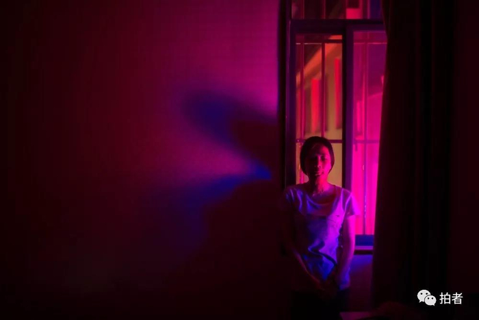  △&nbsp;桂翠面部、胸颈部、腹部及部分四肢受到Ⅲ度烧伤，司法鉴定显示，其伤势构成Ⅲ级残疾。伤势并没有像李强说的那样“三四个月就好了”，桂翠看着自己的身体状况愈发糟糕，而那位施暴者却拿走了桂翠的手机，控制着她向外通信，甚至模仿桂翠的口吻与她的家人、闺蜜联络。