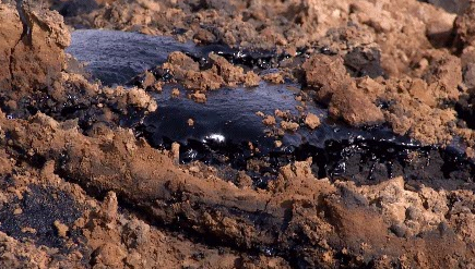 △黑色黏稠状污染物