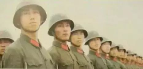 △“65式”军服