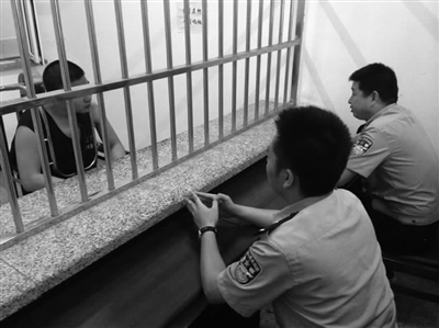 犯罪嫌疑人王某亮在警方询问中表示很后悔。辽沈晚报、聊沈客户端驻锦州特约记者 张墨寒 摄