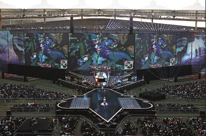 　　2018年11月3日，在韩国仁川，2018《英雄联盟》全球总决赛正在进行。当天，iG战队以3比0战胜对手夺冠。图/视觉中国