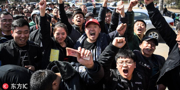 CBA总决赛门票开售 通宵买到票的快乐一组图