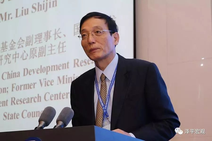  刘世锦，原国务院发展研究中心副主任，现任中国发展研究基金会副理事长。