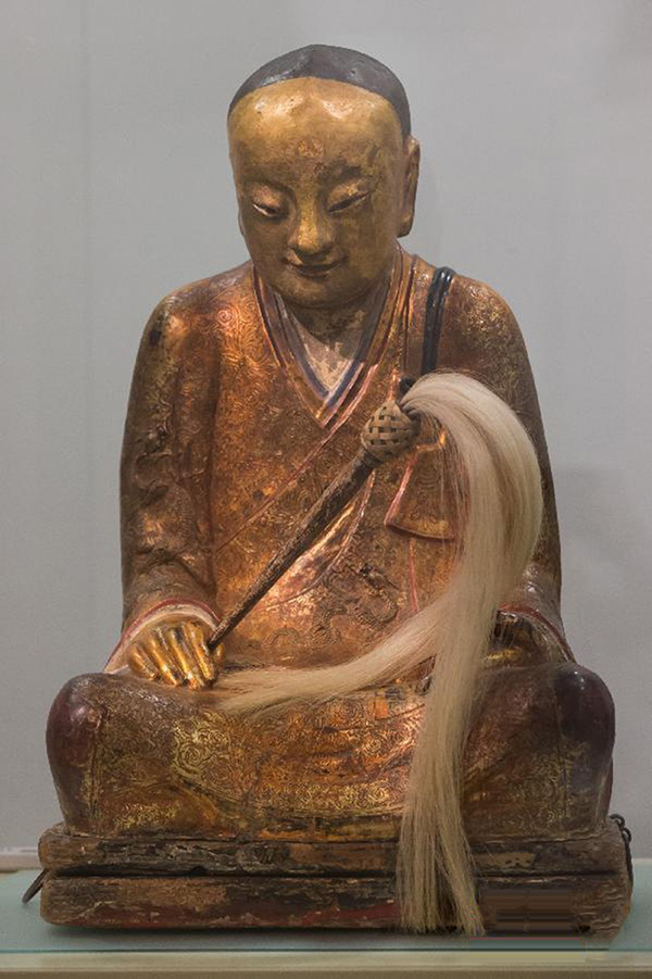 村民说，除了手上的浮尘，他们可以肯定这就是被盗的章公