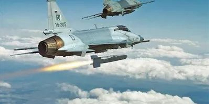 中国枭龙相比美二手F16价格并无优势 航程还有