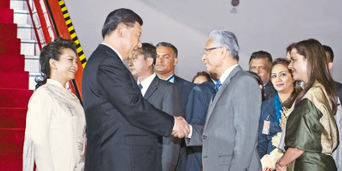 习近平抵达毛里求斯过境并进行友好访问
