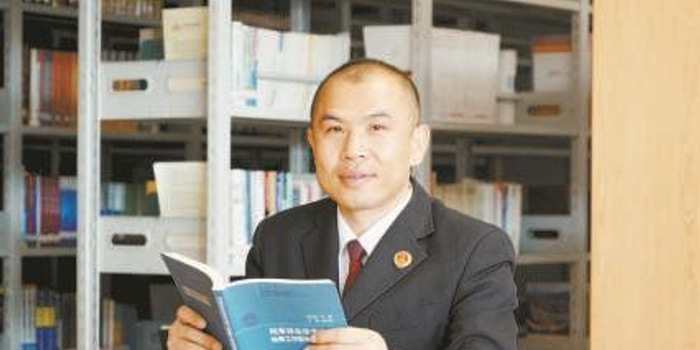 抽丝剥茧严把案件质量关