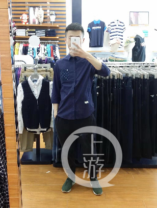 手术前，小林是个开朗活泼，爱自拍的帅小伙。 受访者供图