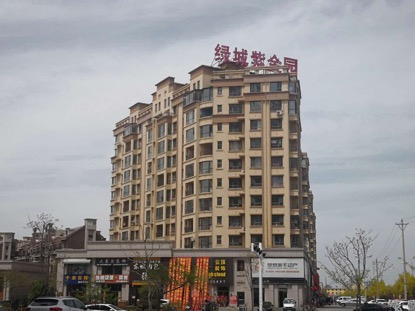 （类似这样的房地产中介门店在新城城区内不足5家）