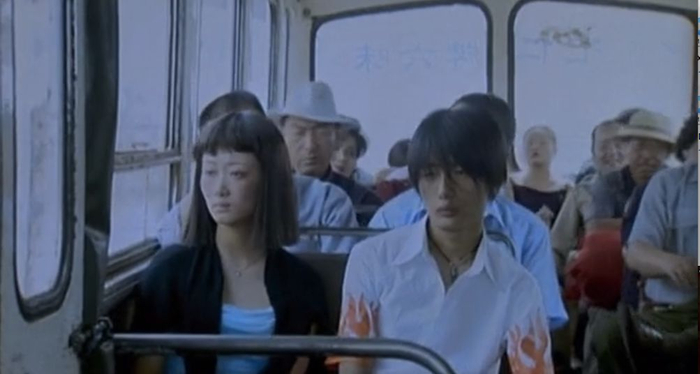 《任逍遥》里，巧巧也坐在靠窗的位置