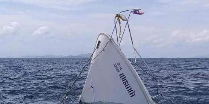 泰国普吉一高官因翻船事件被指监管不力遭停