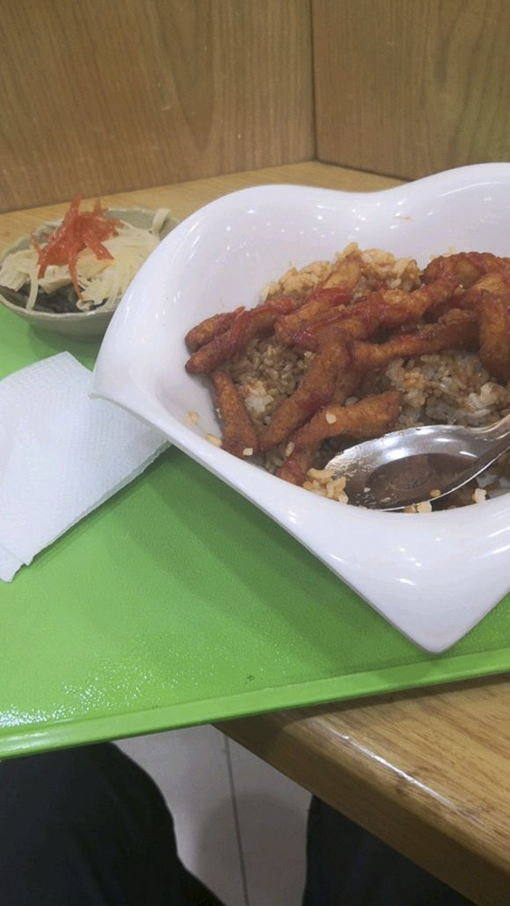 在鹤岗吃饭。这顿饭12块