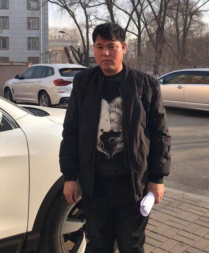 2019年1月7日，刘忠林在辽源中院领取国家赔偿决定书。&nbsp;&nbsp;受访者供图