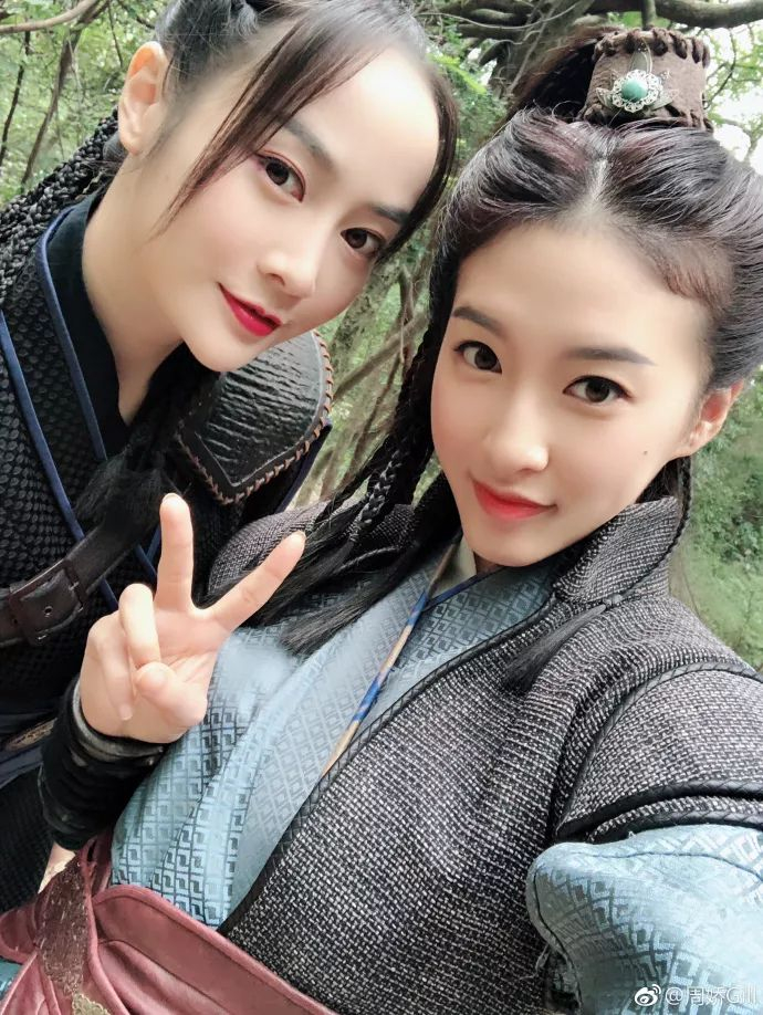 还记得《巴啦啦小魔仙》里的黑魔仙小月吗?她现在长这样啦!