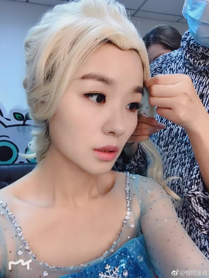 还记得《爱情公寓》里的lisa榕吗?她现在长这样啦!