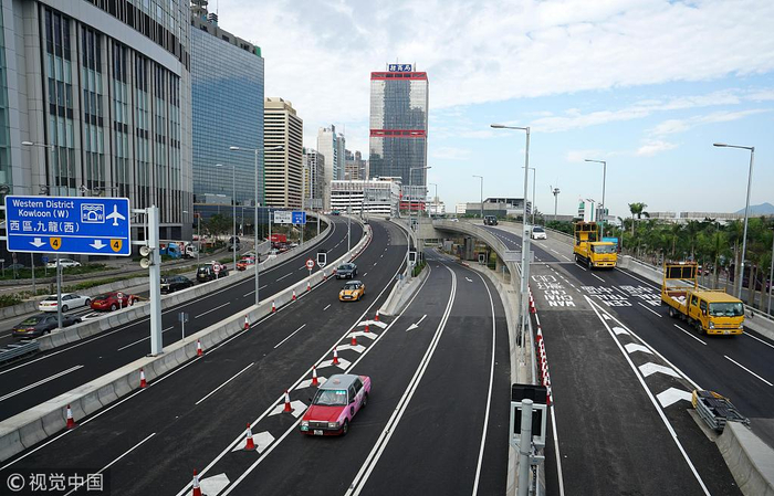  香港中环及湾仔绕道正式通车（图自视觉中国）