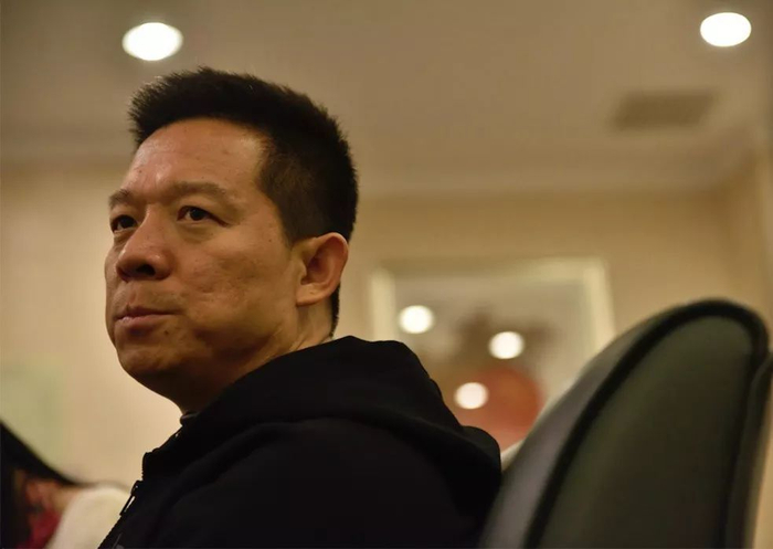  甘薇：风暴来临难散也得散