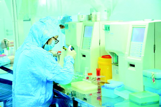 　　山东省脐血库是经国家卫健委批准设立、验收合格的7家脐血库之一，是山东省正规合法的脐带血保存机构。