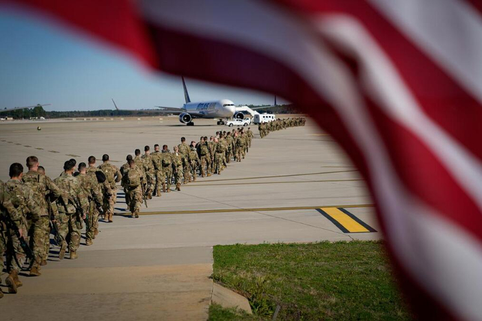  5日，数百名美国空降军增调至中东，图自路透社
