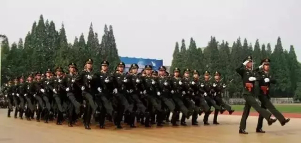 本文图片均来自“中国军网”微信公众号