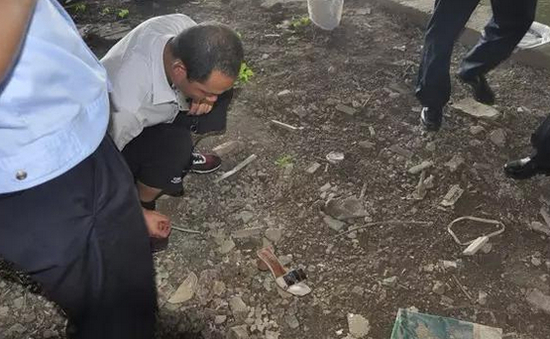 警方在现场勘查