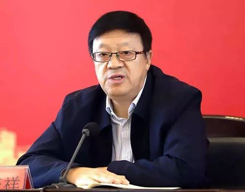 　　中央党校原校委委员、一级教授韩庆祥