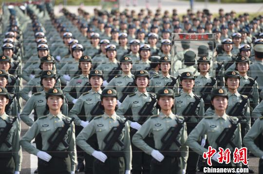 训练中的籍尹来（第二排左三） 尹威华 摄