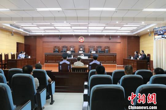 图为宣判现场　卢素云　摄