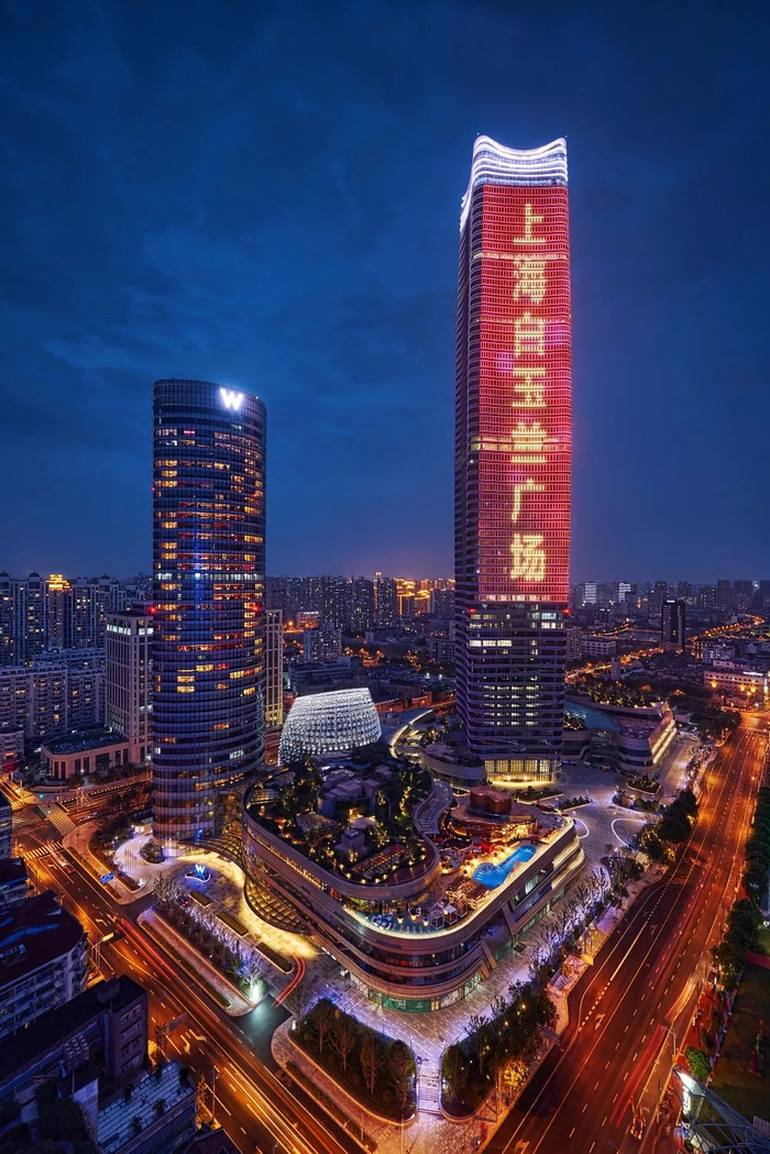 我们登上632米高空冒死拍下魔都最美的瞬间只为灵动你心