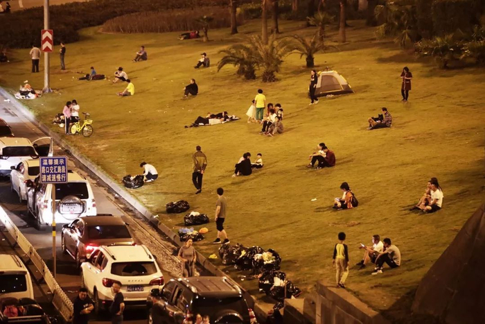 ▲堵在路上的海南自驾游客 &nbsp;图片来源：视觉中国