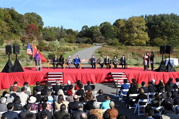 ▲资料图片：2016年10月，华盛顿，公园项目启动仪式在国家植物园举行。（《华尔街日报》网站）