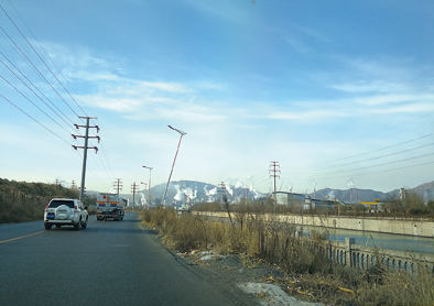 ▲12月12日，迁钢厂区一侧。黄海波摄