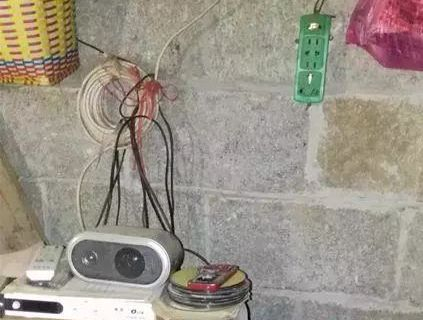 ▲事发当时手机正在充电。