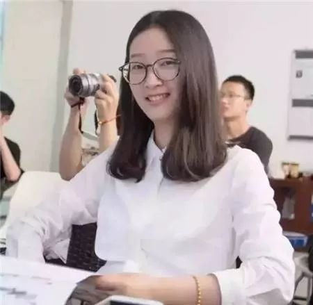 ▲章莹颖失踪后，家属曾公布的旧照。