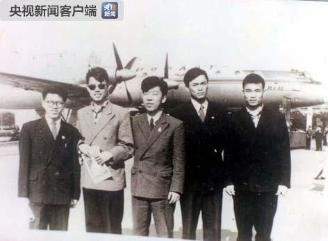 留苏时期的王振华（右一）