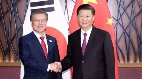▲11月11日，国家主席习近平在越南岘港会见韩国总统文在寅。