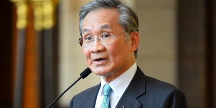 泰外交部长:尚未证实英国已为英拉提供护照